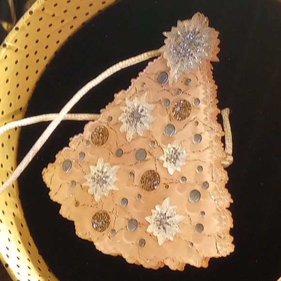 NIB Night Before Pink-Mas Christmas Erstwilder Brooch - Picture 6 of 8